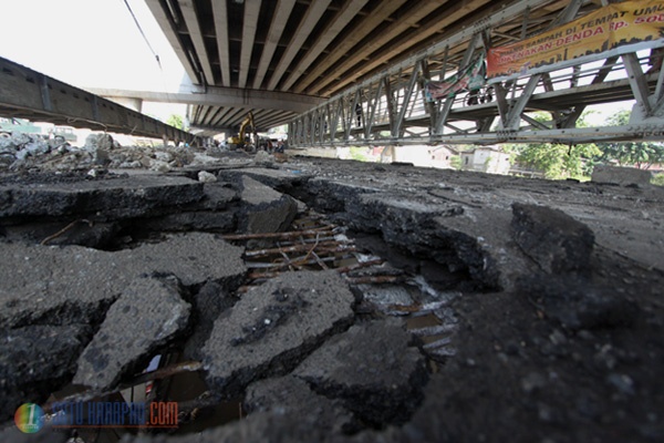 Jembatan Kalibata Dibongkar akibat Sampah sering Menumpuk