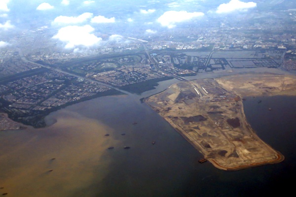 Pemandangan Projek Reklamasi Teluk Jakarta dari Udara