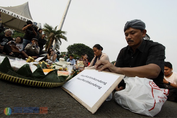 9 Kartini Kendeng Gelar Selamatan Tumpeng untuk Jokowi