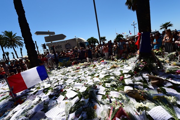 Menkes Prancis: 18 Korban Nice Masih Kritis