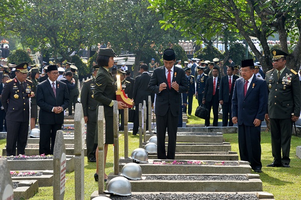 Jokowi: Bangsa Besar Menghormati Jasa Pahlawan