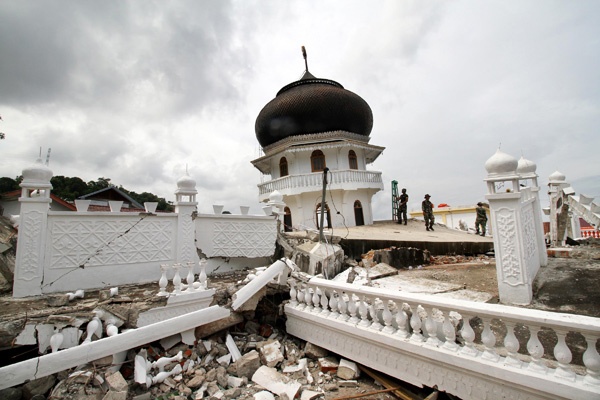 Pengungsi Gempa Aceh Bertambah, Pendataan Dipercepat
