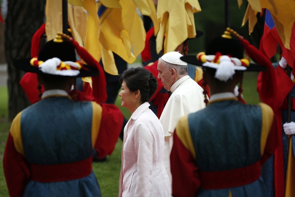 Paus Fransiskus Sampaikan Pesan Baik kepada Tiongkok