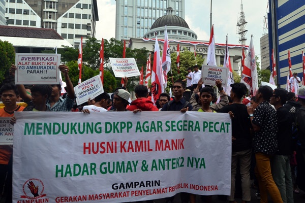 Massa Pendukung Prabowo-Hatta Kembali Aksi di Depan MK
