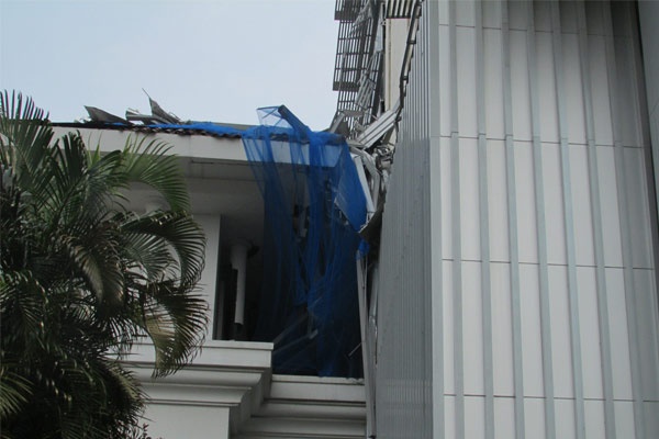 Wagub DKI Lolos dari Tertimpa Reruntuhan Kanopi Lantai 22