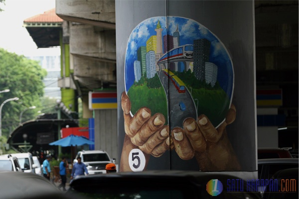 Mural Jakarta Baru Hiasi Dinding Stasiun Gambir