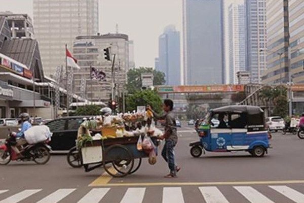 Tingkatkan Keselamatan Lalu Lintas Dengan Memaksimalkan Fungsi Zebra Cross