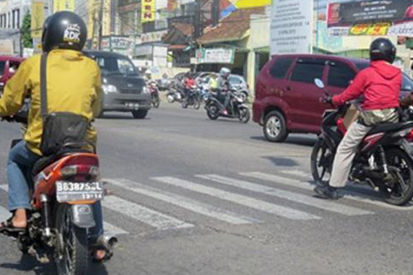 Tingkatkan Keselamatan Lalu Lintas Dengan Memaksimalkan Fungsi Zebra Cross