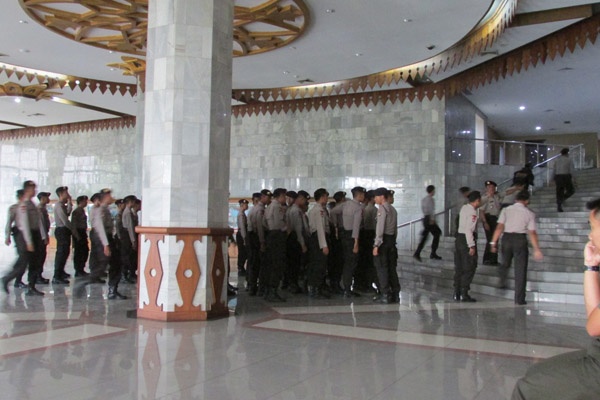 Kapolda Metro Jaya Pantau Pengamanan Paripurna DPRD DKI  