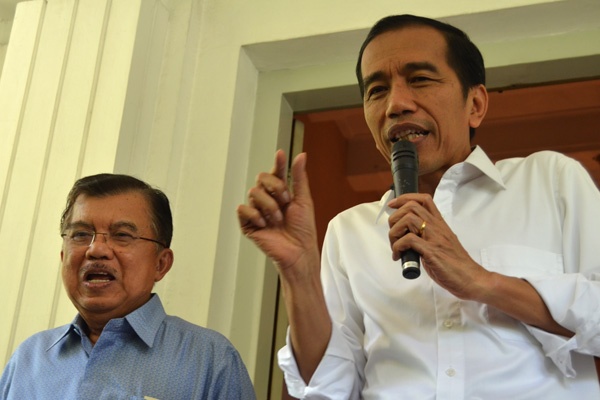 Jokowi Kurangi Jatah Menteri