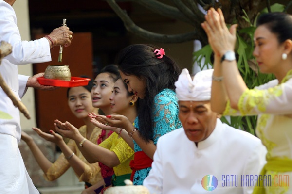 Umat Hindu Gelar Doa Bersama untuk Jokowi-JK
