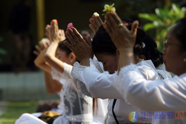 Umat Hindu Gelar Doa Bersama untuk Jokowi-JK