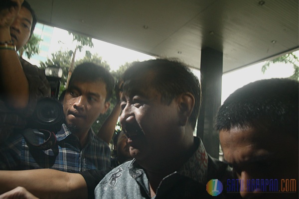Mantan Jaksa Agung Basrief Arief Serahkan LHKPN