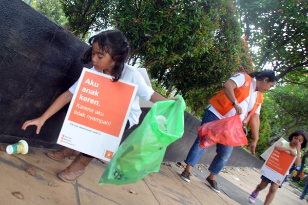 Gerakan Pungut Sampah untuk Jakarta Kinclong