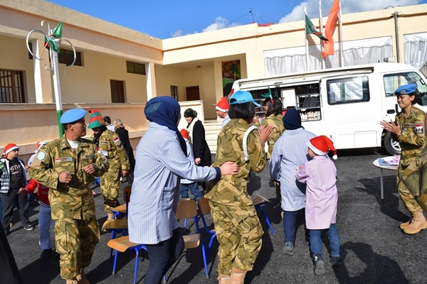 Prajurit TNI Rayakan Natal Bersama Siswa SLB Lebanon