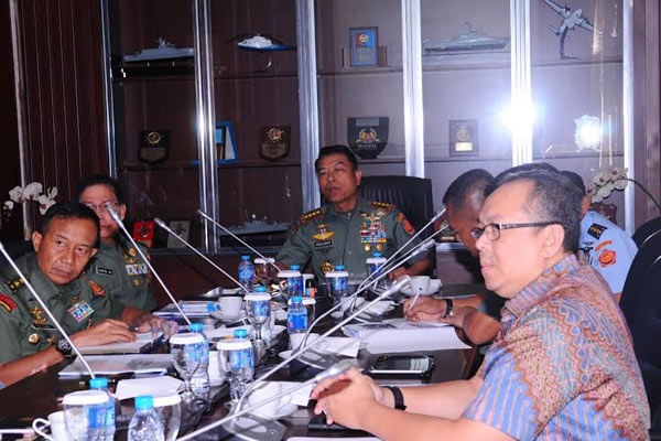 PT LAPI Paparkan Radar di Depan Panglima TNI