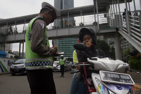 Puluhan Sepeda Motor Kena Tilang Terobos Jalan Thamrin