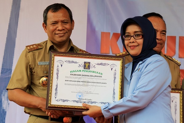 Puluhan Kelurahan Jakarta Terima Penghargaan Sadar Hukum