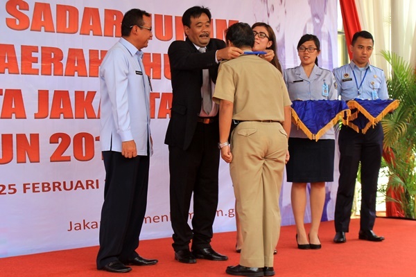Puluhan Kelurahan Jakarta Terima Penghargaan Sadar Hukum