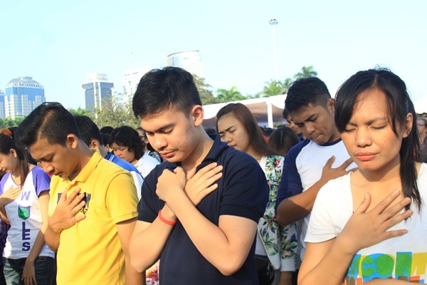 Rekor Muri Salib Terbesar dalam Paskah Nasional 2015