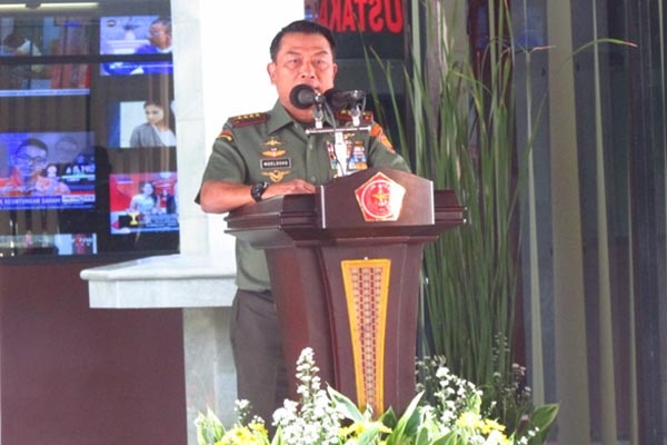 Panglima TNI Meluncurkan Buku TNI Air Asia QZ-8501