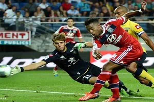 Pekan Kedua Liga Prancis: Lyon Kokoh Pimpin Klasemen Kalahkan Sochaux 3-1