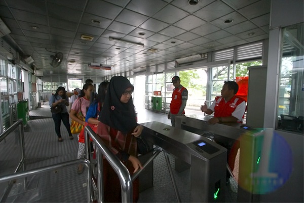Transjakarta 100 Persen Sudah Gunakan E-Tiketing