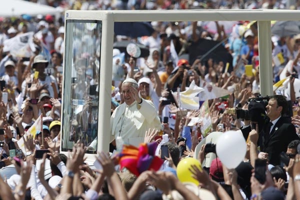 800.000 Warga Ekuador Suka Cita Sambut Paus Fransiskus