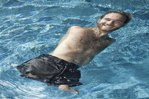 Nick Vujicic Hidup Normal Walau Tanpa Kaki dan Tangan 