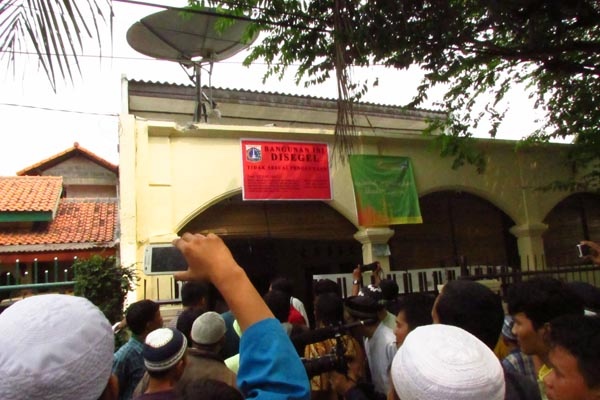 Masjid Disegel, Jemaah Ahmadiyah Dilarang Salat Jumat