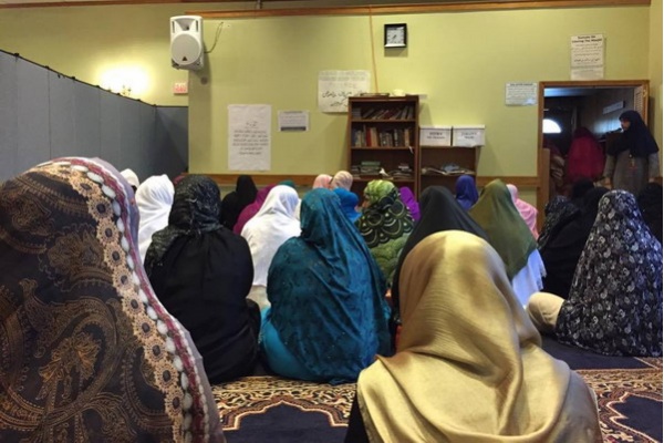 Cendekiawan Muslim Terharu Putrinya Salat Id Diantar Perempuan Kristen