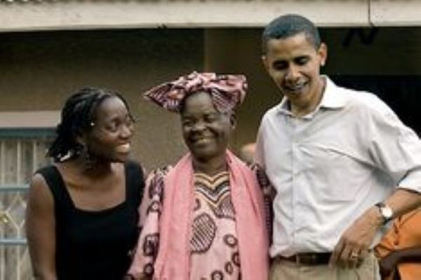Adik Perempuan Obama Kagumi Abangnya Saat Nyanyikan Amazing Grace