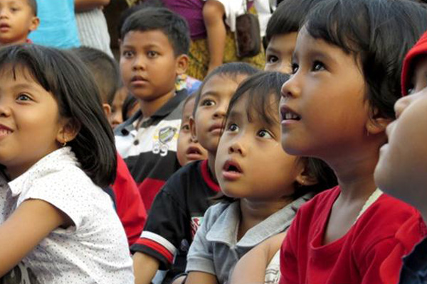 Ulang Tahun Kak Seto Bersama Anak-anak di Pemukiman Pemulung 