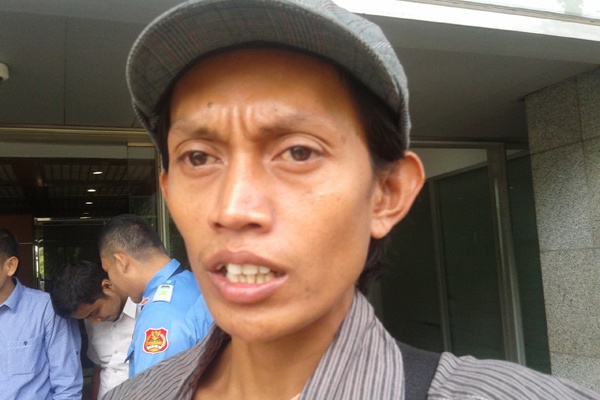 Warga Rembang Datangi DPR Tolak Pembangunan PT Semen Indonesia