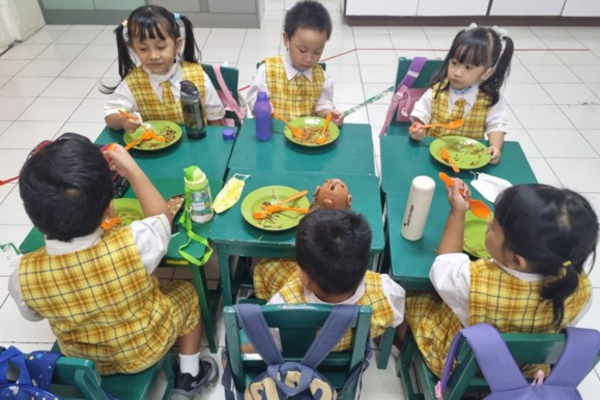 Makan Sehat Jadi Program Rutin TKK 8 PENABUR, Ajarkan Anak Hidup Sehat Sejak Dini