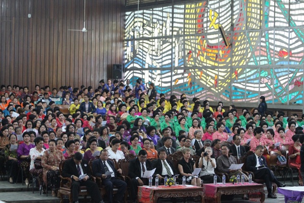Menteri Yohana Hadiri Pesta Tahun Perempuan Gereja HKBP 2015