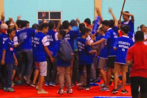 PB Mutiara Menjuarai Bulu Tangkis Beregu Pembangunan Jaya Cup 2015