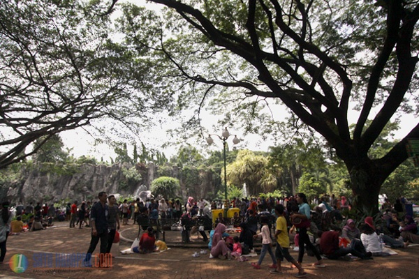 Siang ini 30.000 Warga Padati Taman Margasatwa  Ragunan