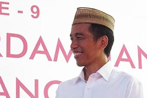 Jokowi Dihadiahi Kopiah Gus Dur, Karena Kemiripan Kepemimpinannya