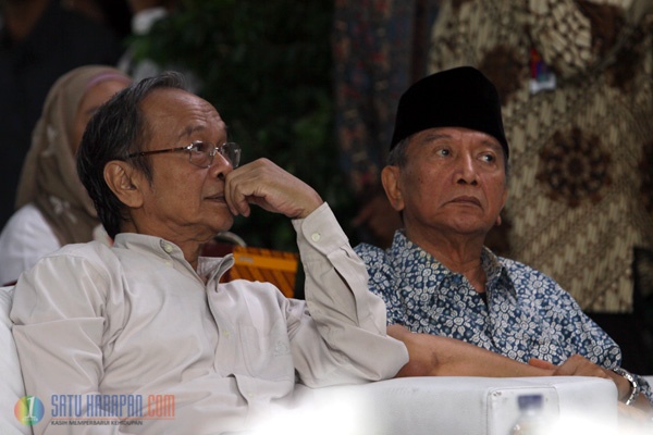 Gus Mus, Ahok dan Sutanto Menerima Anugerah Gus Dur Award 2016