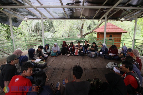 Kelompok Mahasiswa Sensus Burung Air di Jakarta