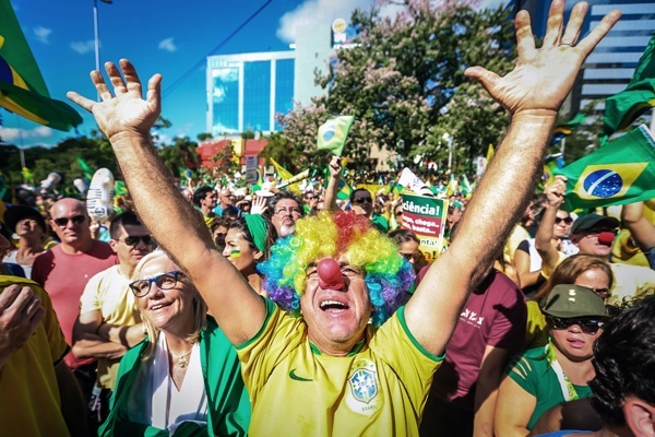 Mayoritas Anggota Parlemen Yakin Presiden Brasil akan Dilengserkan