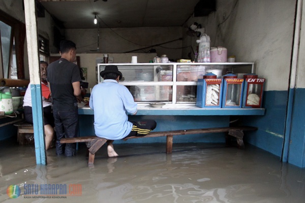 Pasar Buncit Terendam Banjir