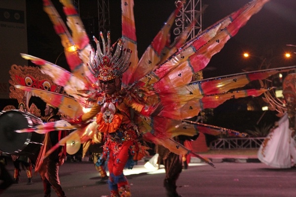 Sembilan Sekuen Meriahkan Gading Nite Carnival 2016