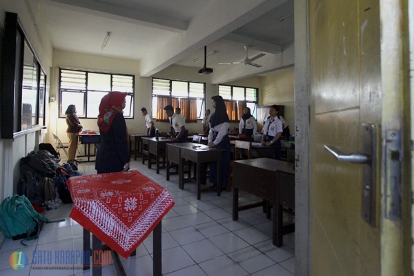 Pelaksanaan Ujian Nasional Berbasis Kertas  SMPN 41 Jakarta Selatan