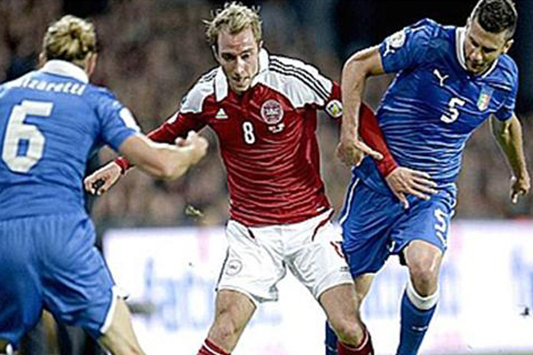 Kualifikasi Piala Dunia Zona Eropa, Italia Tahan Denmark