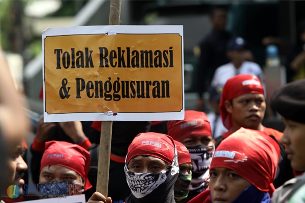 Ratusan Buruh Demo di KPK, Tuntut Kebebasan Berekspresi
