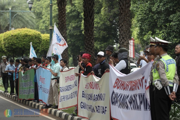 Puluhan Buruh Demo Kedubes Filipina Tuntut Pembebasan Sandera