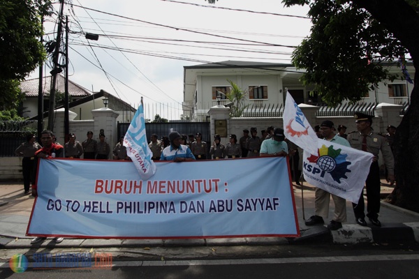 Puluhan Buruh Demo Kedubes Filipina Tuntut Pembebasan Sandera