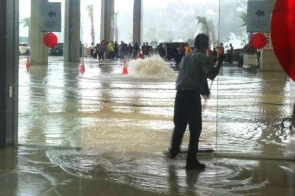 Terminal 3 Bandara Soetta ‘Saingan’ Changi, Banjir